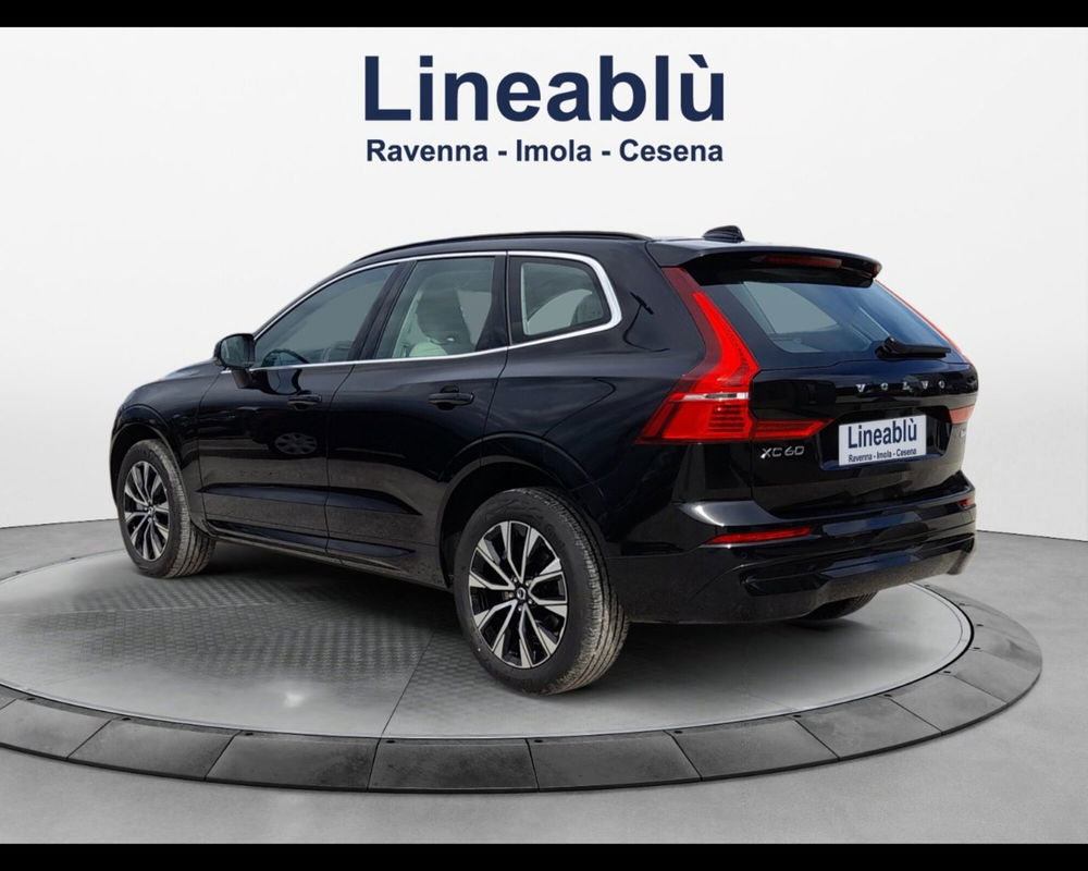 Volvo XC60 nuova a Ravenna (3)