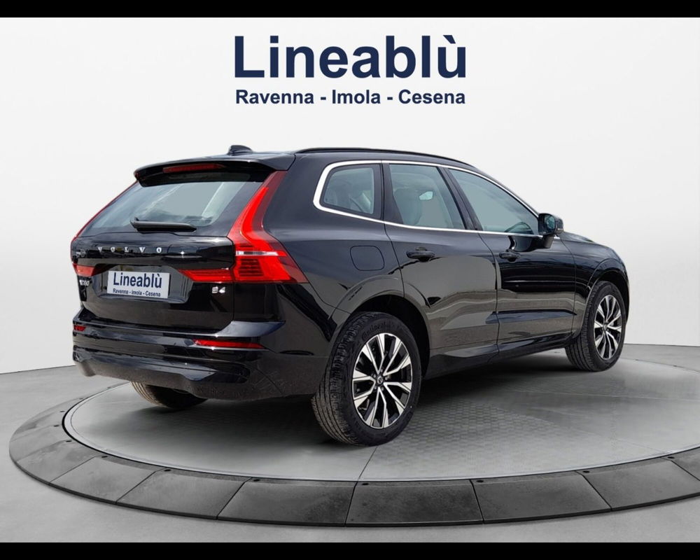 Volvo XC60 nuova a Ravenna (5)