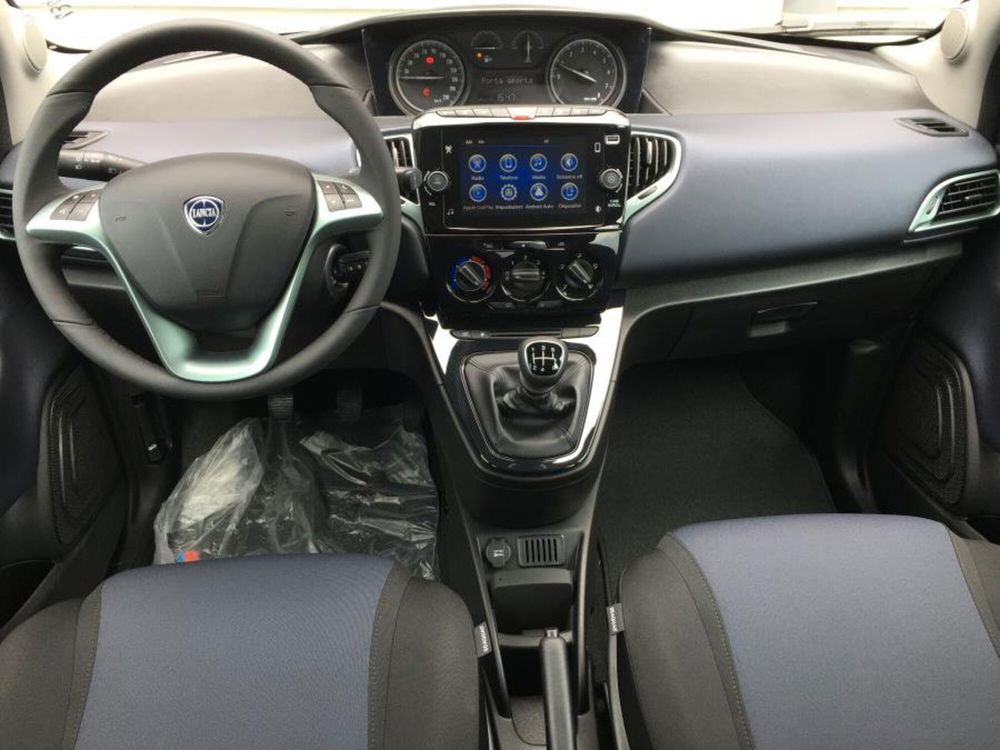 Lancia Ypsilon nuova a Cuneo (6)