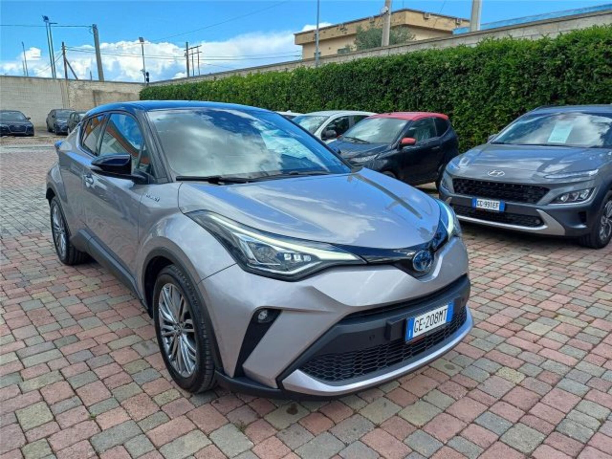 Toyota Toyota C-HR 2.0 Hybrid E-CVT Lounge  del 2021 usata a Bari