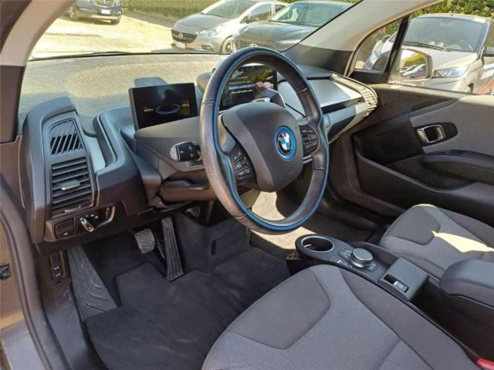 BMW i3 usata a Bari (11)