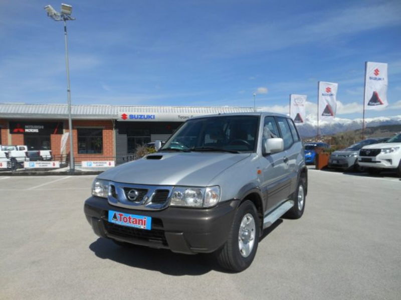 Nissan Terrano 3.0 DiT 3 porte Hard Top del 2003 usata a L'Aquila