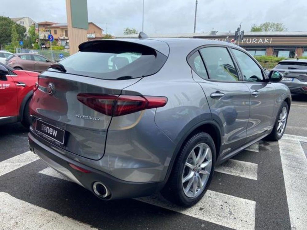 Alfa Romeo Stelvio usata a Pavia (12)