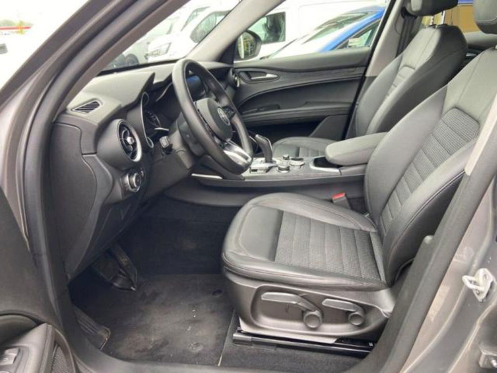 Alfa Romeo Stelvio usata a Pavia (6)