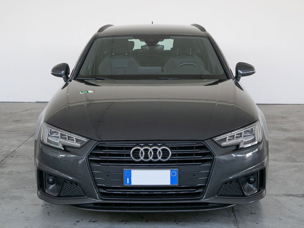 Audi A4 Avant 40 TDI S tronic S line edition  del 2019 usata a Catania (2)