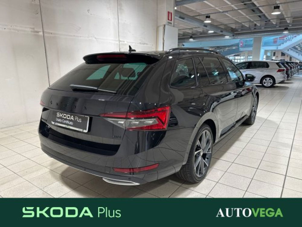 Skoda Superb Station Wagon 2.0 TDI EVO 200 CV SCR DSG Wagon 4x4 SportLine nuova a Arzignano (4)