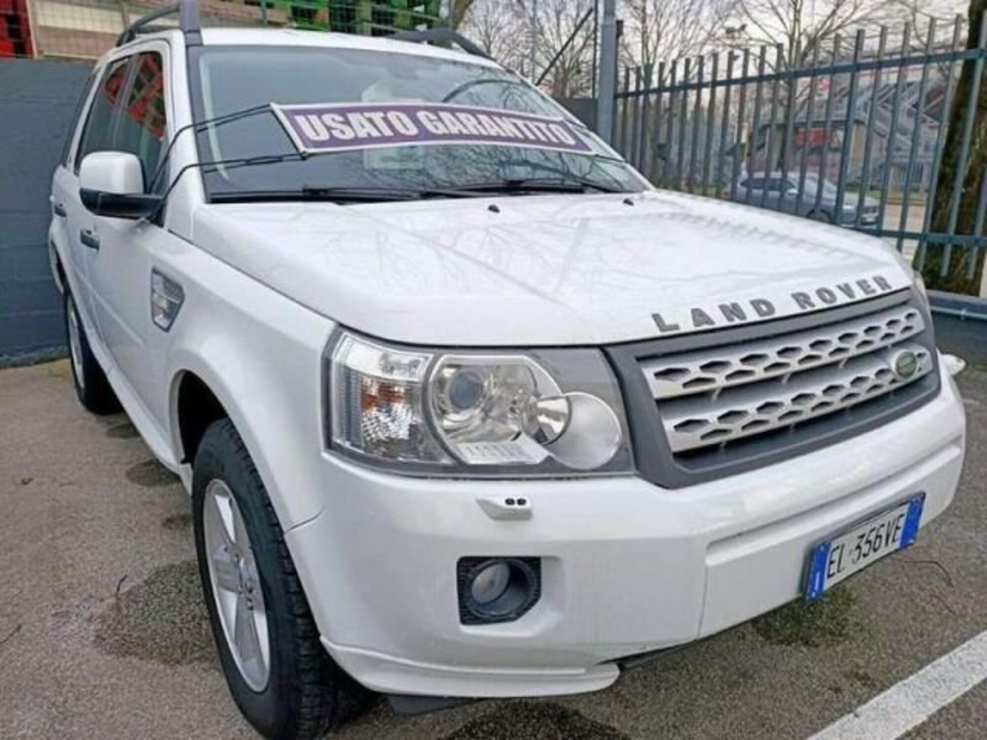 Land Rover Freelander 2.2 SD4 S.W. SE  del 2012 usata a Empoli