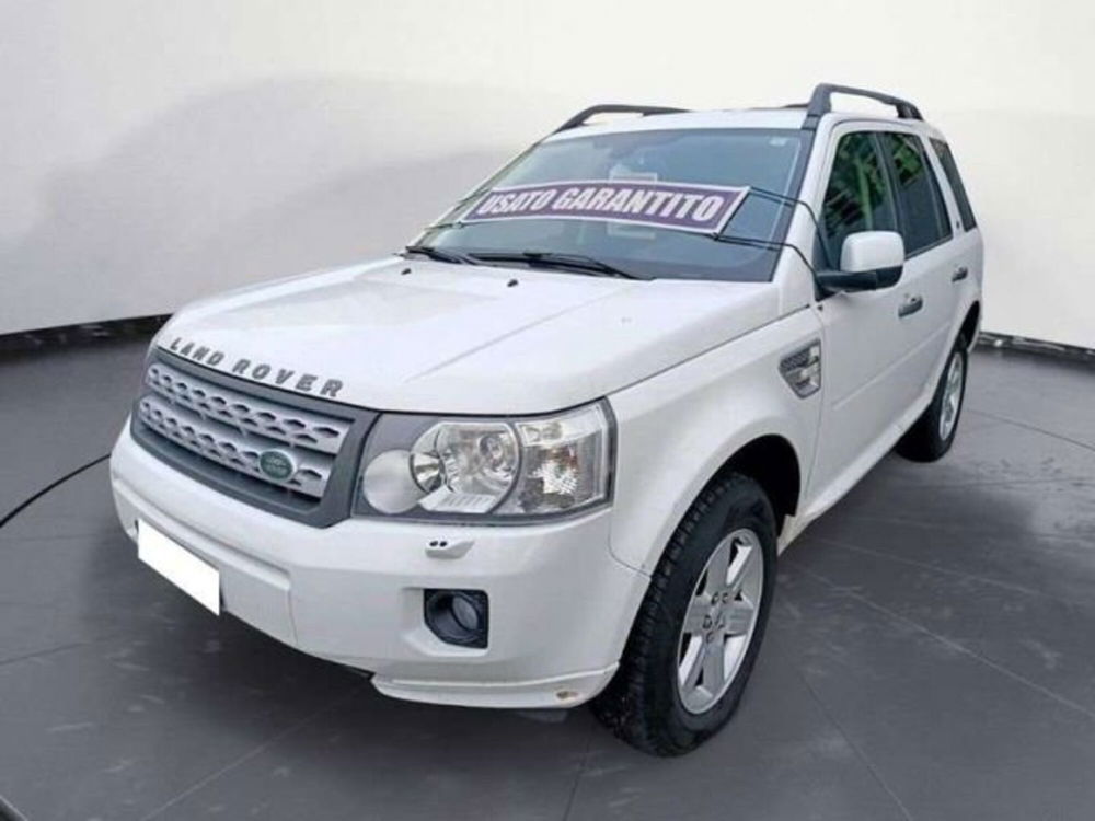 Land Rover Freelander 2.2 SD4 S.W. SE  del 2012 usata a Empoli (3)