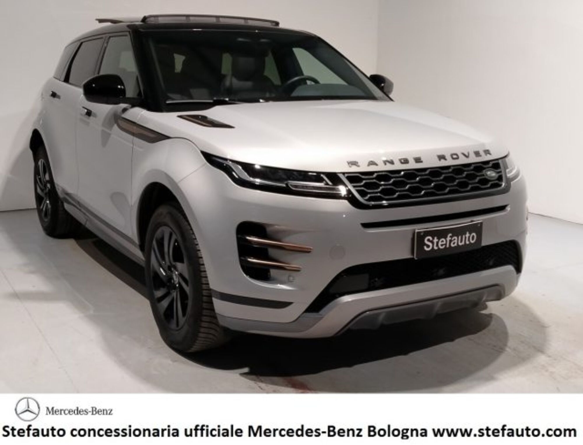 Land Rover Range Rover Evoque 1.5 I3 160 CV Auto R-Dynamic SE  del 2022 usata a Castel Maggiore