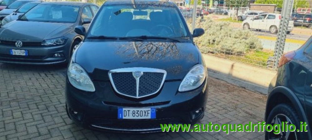 Lancia Ypsilon usata a Savona