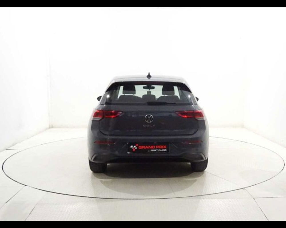 Volkswagen Golf 1.5 TGI DSG Life del 2020 usata a Castenaso (5)
