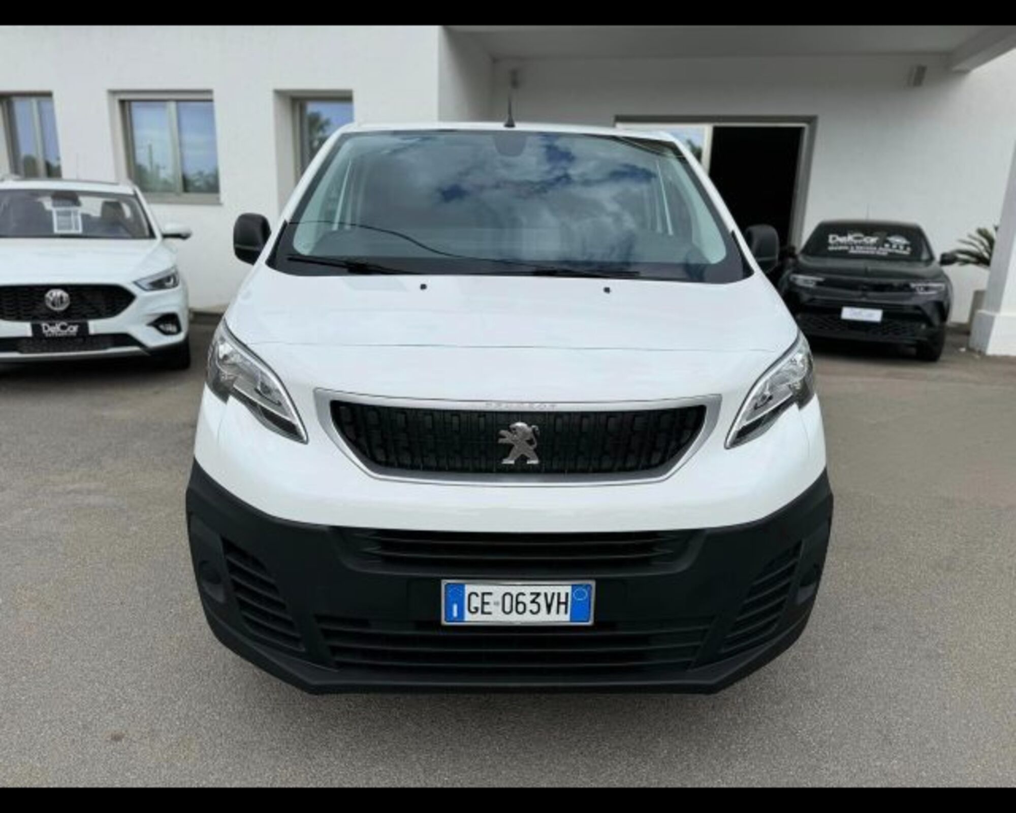 Peugeot Expert Furgone BlueHDi 120 S&amp;S PL-TN Furgone Pro Standard  del 2021 usata a Castenaso