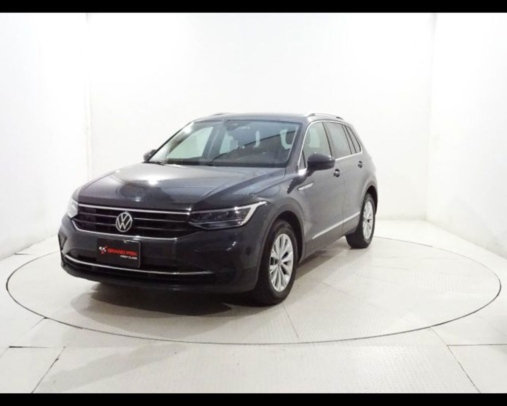 Volkswagen Tiguan 2.0 TDI 150 CV SCR DSG 4MOTION Life del 2021 usata a Castenaso (2)