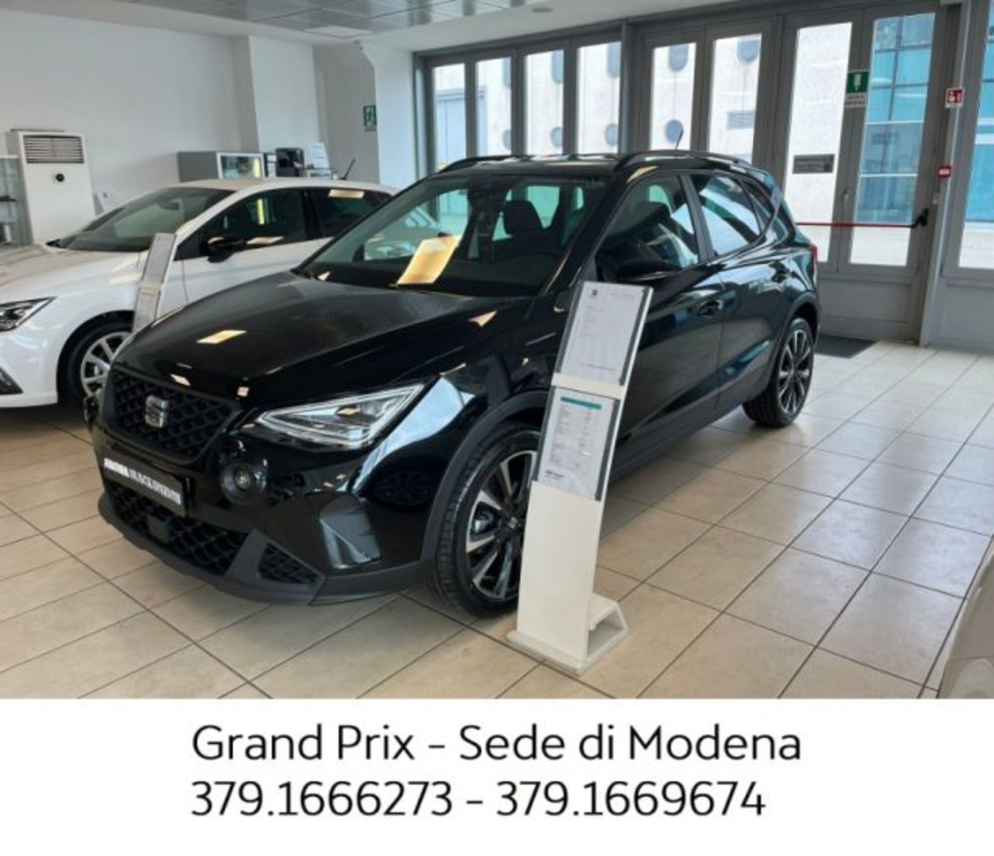 SEAT Arona 1.0 EcoTSI Black Edition nuova a Castenaso