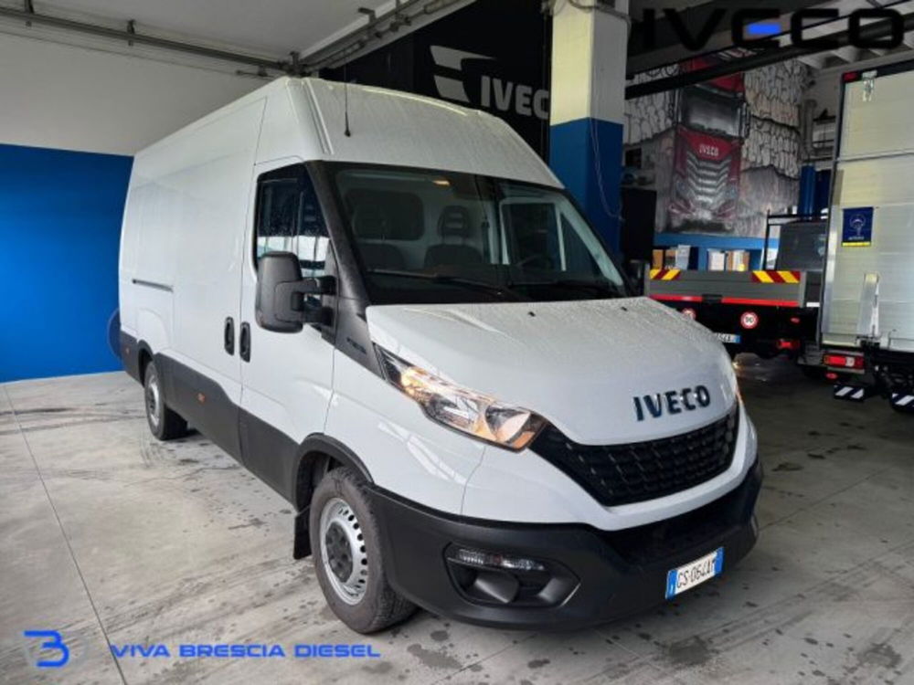 Iveco Daily Furgone 33S16DV 2.3 HPT PM-SL-TM-DC Furgone del 2021 usata a Castegnato (3)