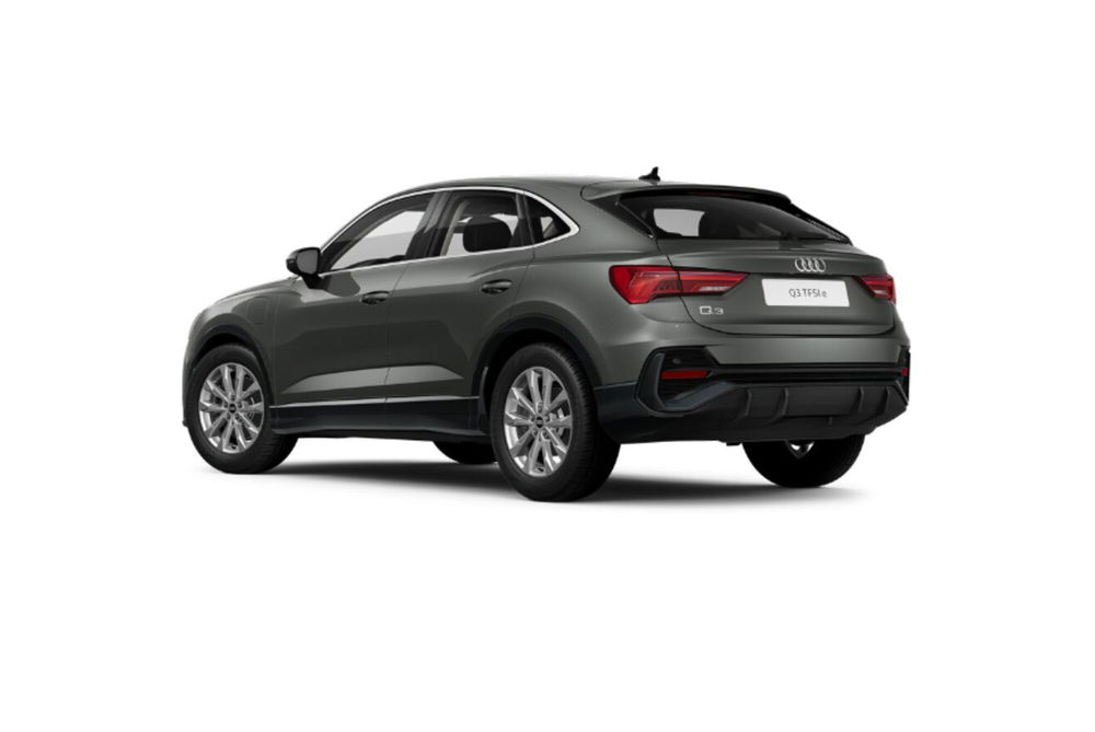 Audi Q3 Sportback 45 TFSI e S tronic Business Plus nuova a Pratola Serra (4)