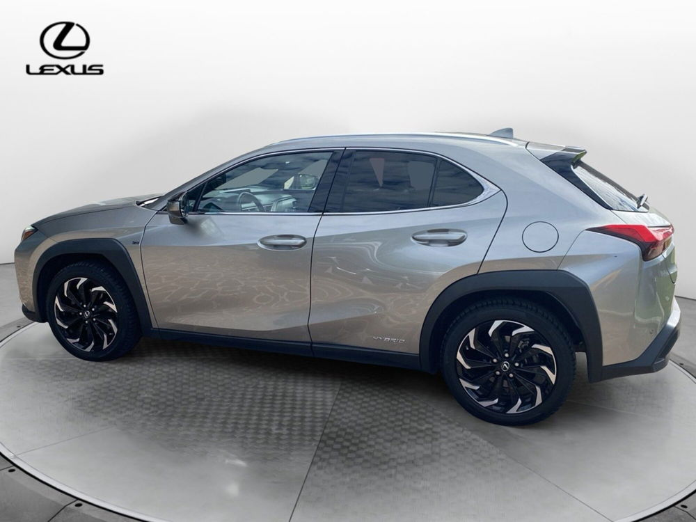 Lexus UX Hybrid 4WD Luxury  del 2021 usata a Curno (2)
