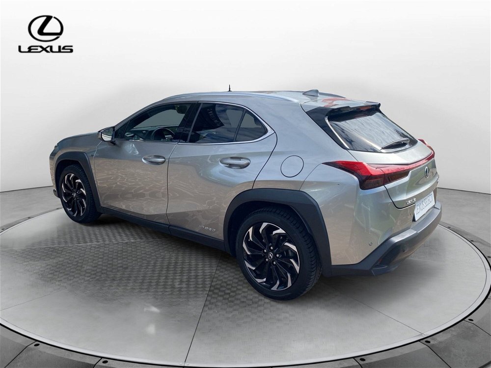 Lexus UX Hybrid 4WD Luxury  del 2021 usata a Curno (3)