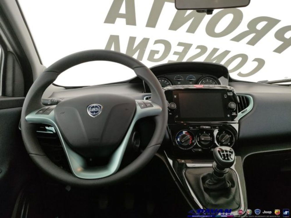 Lancia Ypsilon nuova a Padova (11)