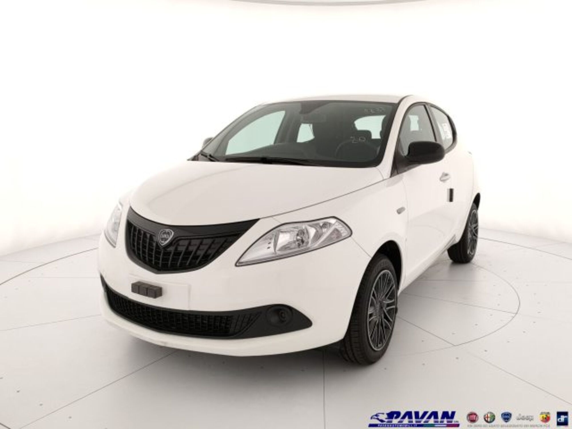 Lancia Ypsilon 1.0 FireFly 5 porte S&amp;S Hybrid Ecochic Silver  nuova a Piove di Sacco