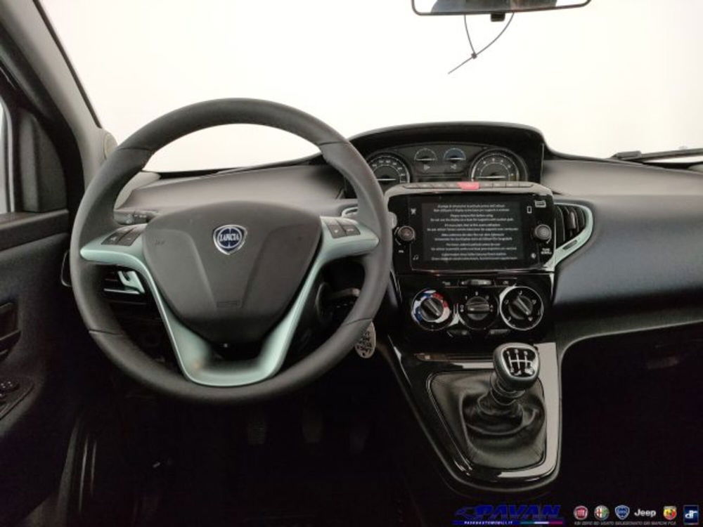 Lancia Ypsilon nuova a Padova (13)