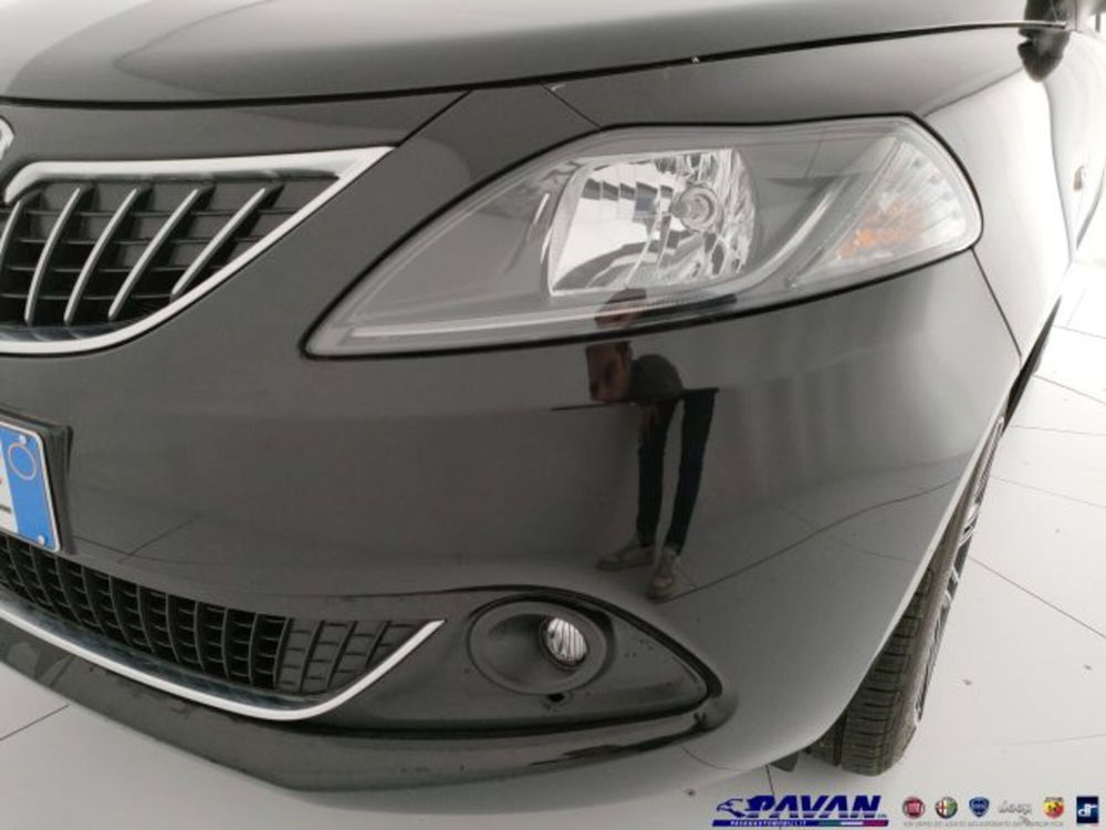 Lancia Ypsilon nuova a Padova (18)