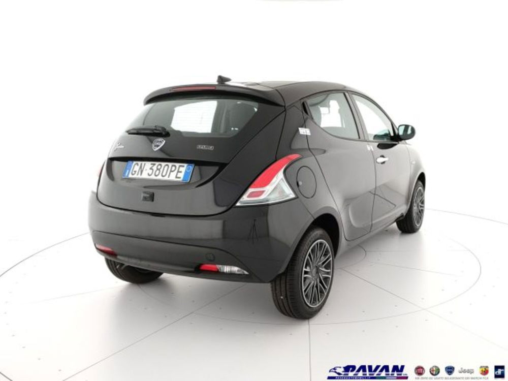 Lancia Ypsilon nuova a Padova (3)