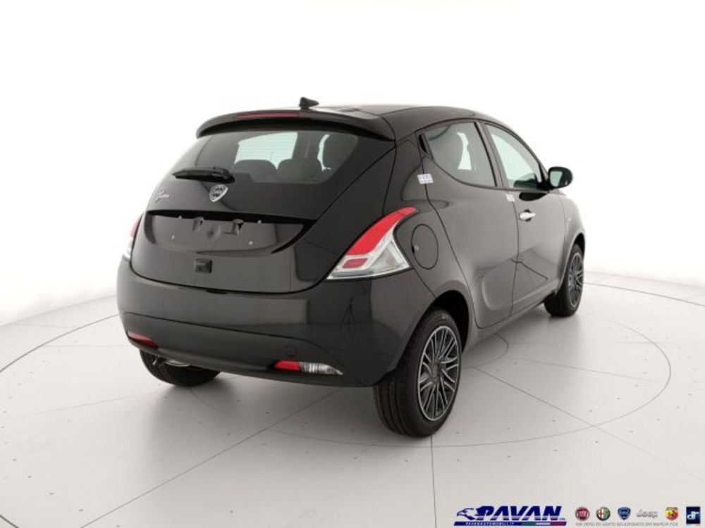 Lancia Ypsilon nuova a Padova (3)