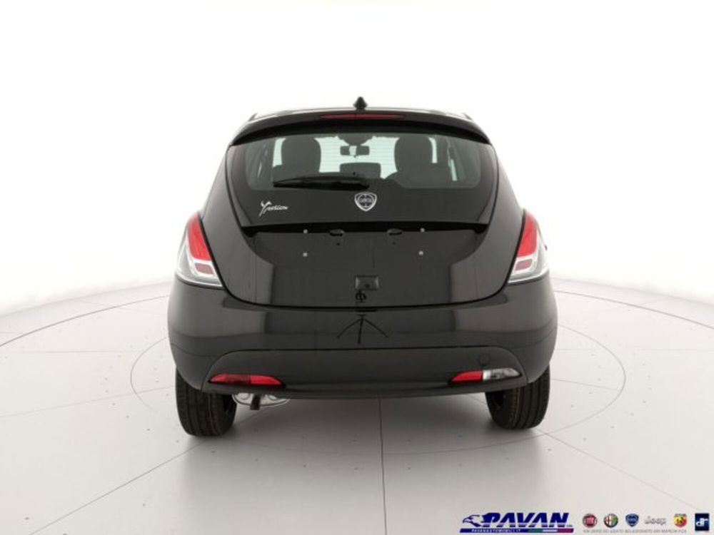 Lancia Ypsilon nuova a Padova (4)