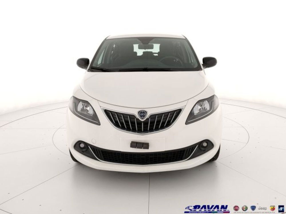 Lancia Ypsilon nuova a Padova (2)