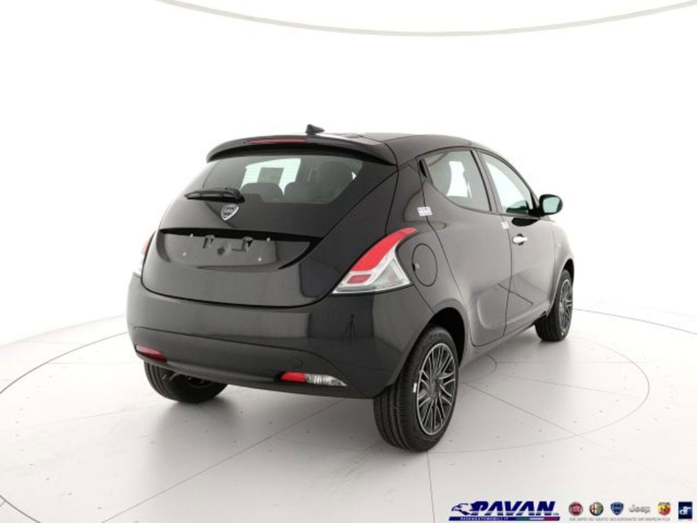 Lancia Ypsilon nuova a Padova (3)