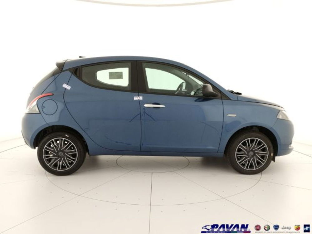 Lancia Ypsilon nuova a Padova (5)