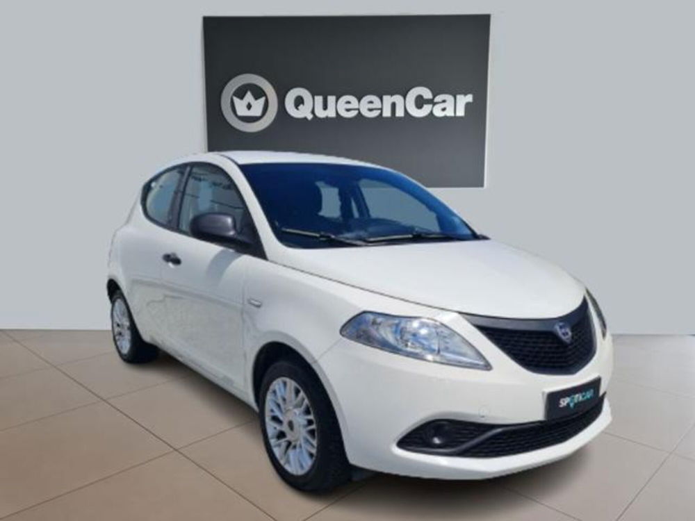 Lancia Ypsilon usata a Torino (6)