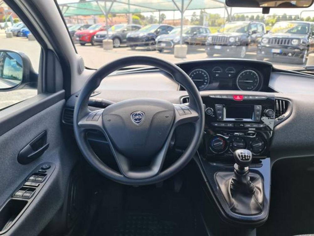 Lancia Ypsilon usata a Torino (11)