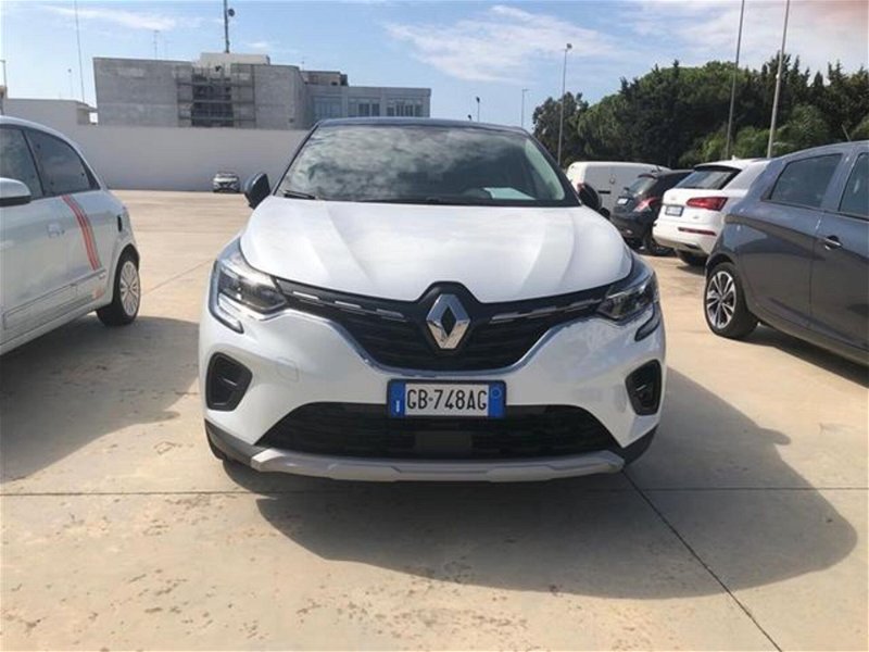 Renault Captur Plug-in Hybrid E-Tech 160 CV Intens  del 2021 usata a Brindisi