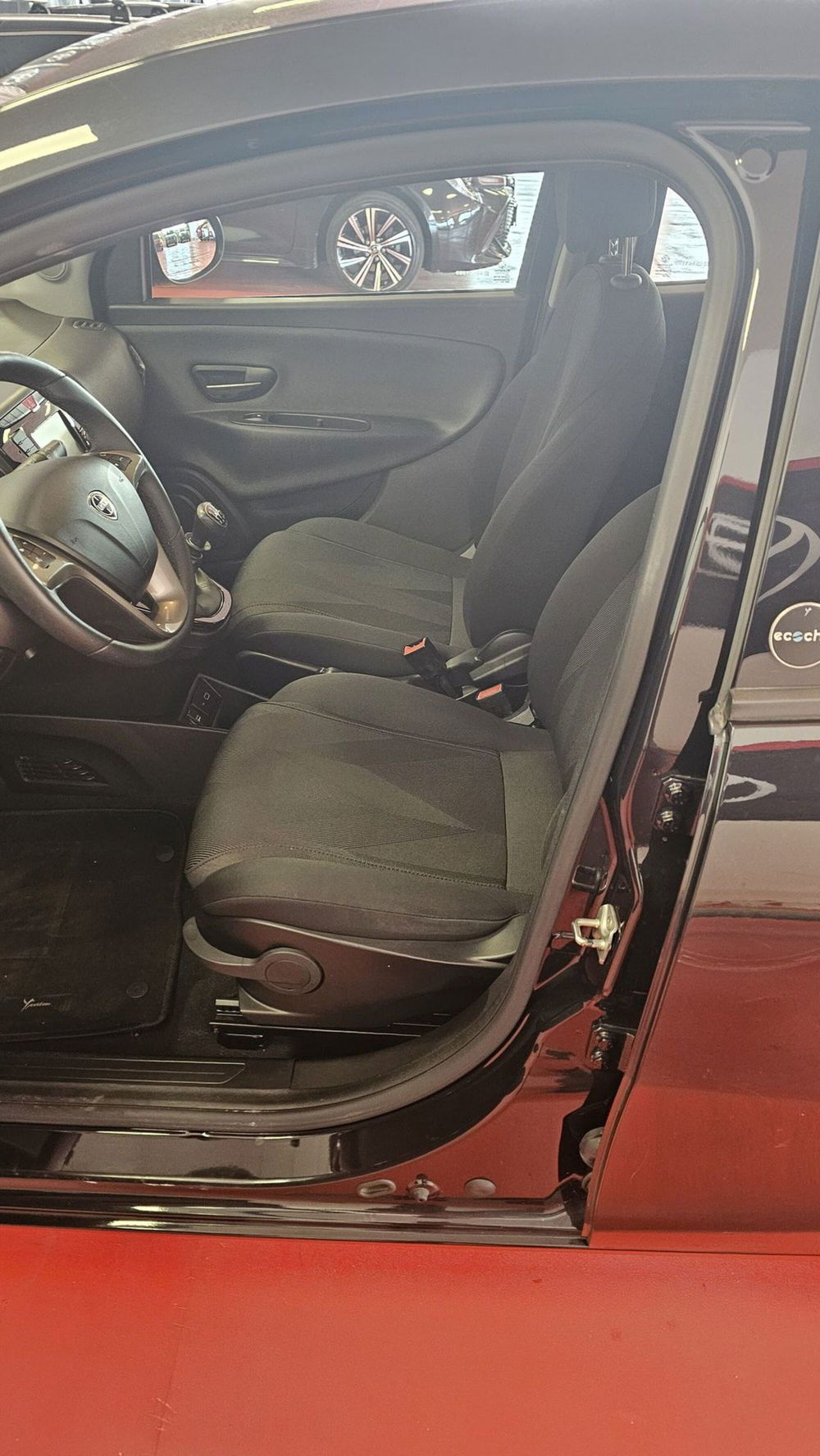 Lancia Ypsilon usata a Messina (7)