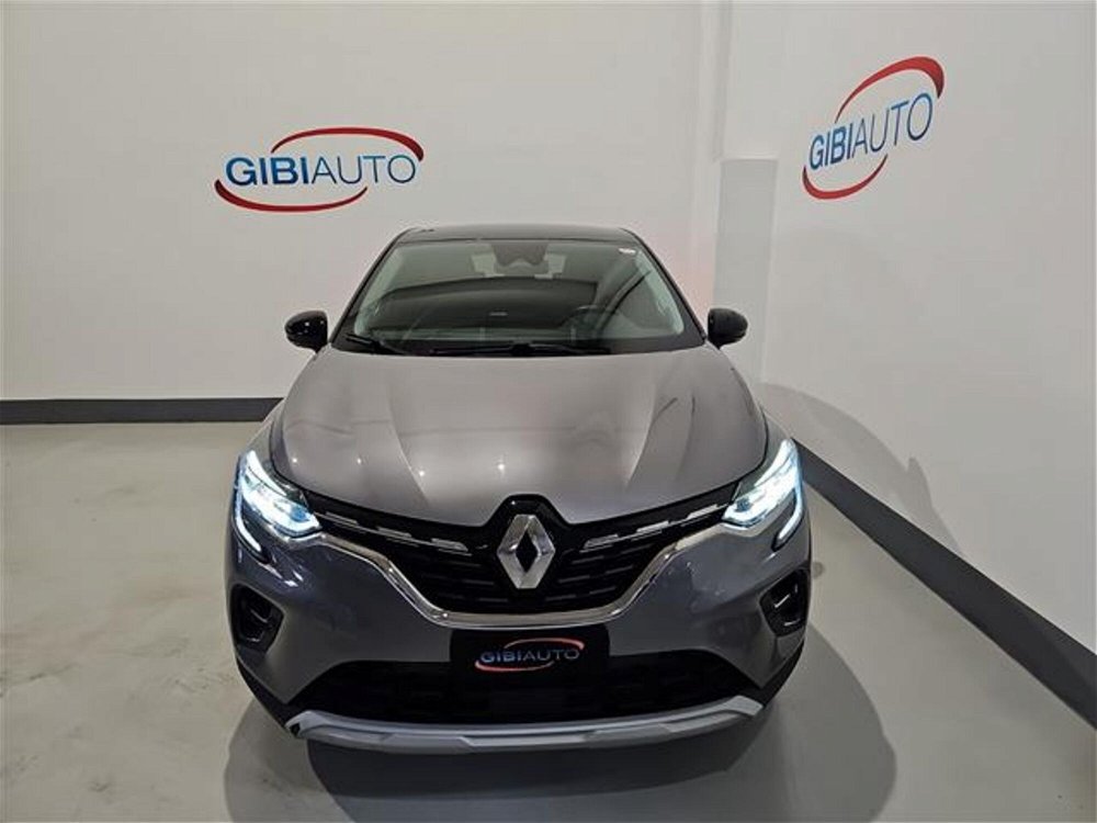 Renault Captur Plug-in Hybrid E-Tech 160 CV Intens  del 2021 usata a Palermo (2)