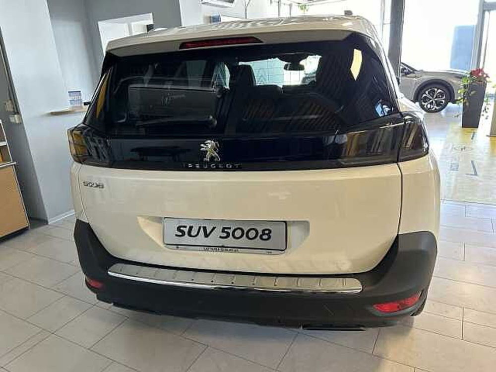 Peugeot 5008 nuova a Ravenna (4)