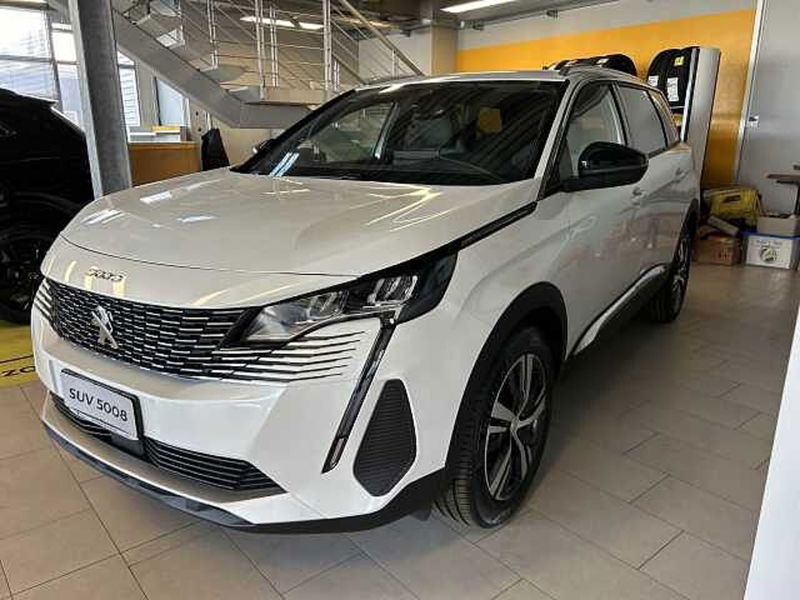 Peugeot 5008 1.2 hybrid 48V Allure Pack 136cv e-dcs 6 nuova a Lugo