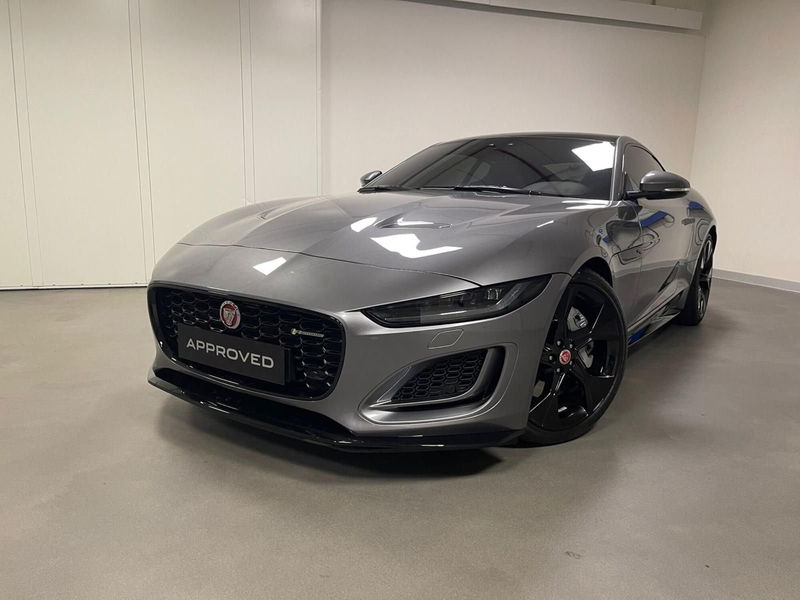 Jaguar F-Type Coupé 2.0 aut. Coupé R-Dynamic Black del 2023 usata a Milano