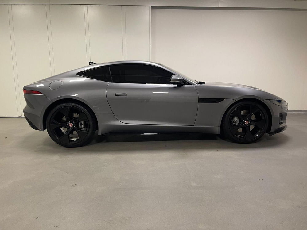 Jaguar F-Type Coupé usata a Milano (6)