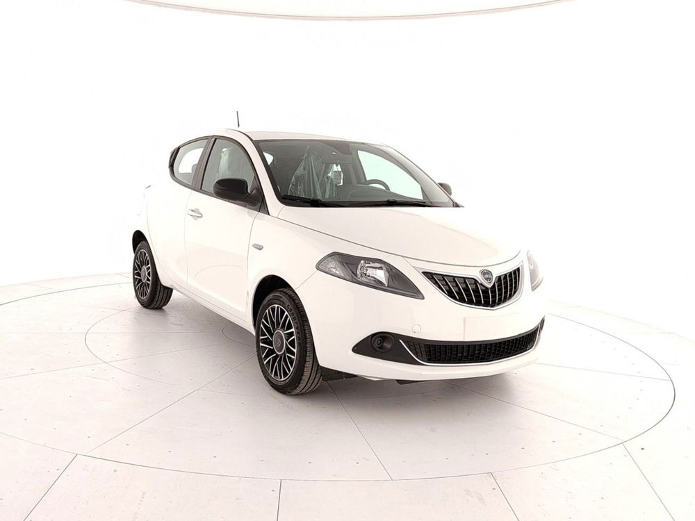 Lancia Ypsilon 1.0 FireFly 5 porte S&S Hybrid Ecochic Silver  nuova a Caserta