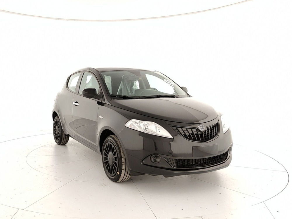 Lancia Ypsilon nuova a Caserta