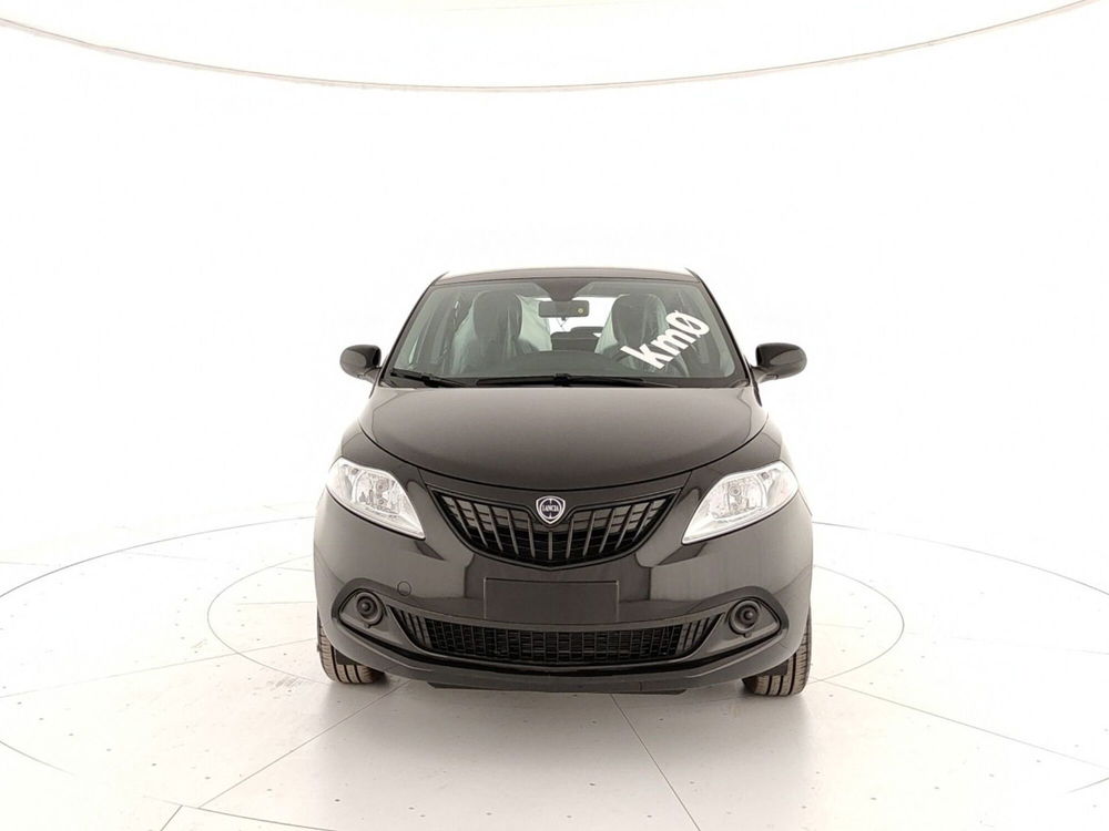 Lancia Ypsilon nuova a Caserta (2)