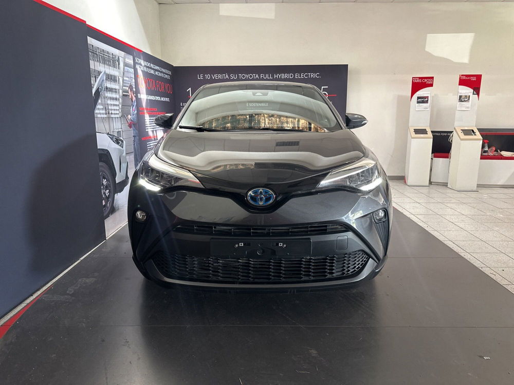 Toyota Toyota C-HR nuova a Viterbo (2)