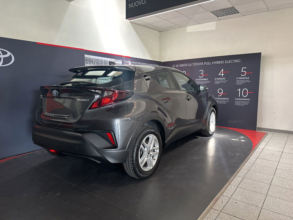 Toyota Toyota C-HR nuova a Viterbo (4)