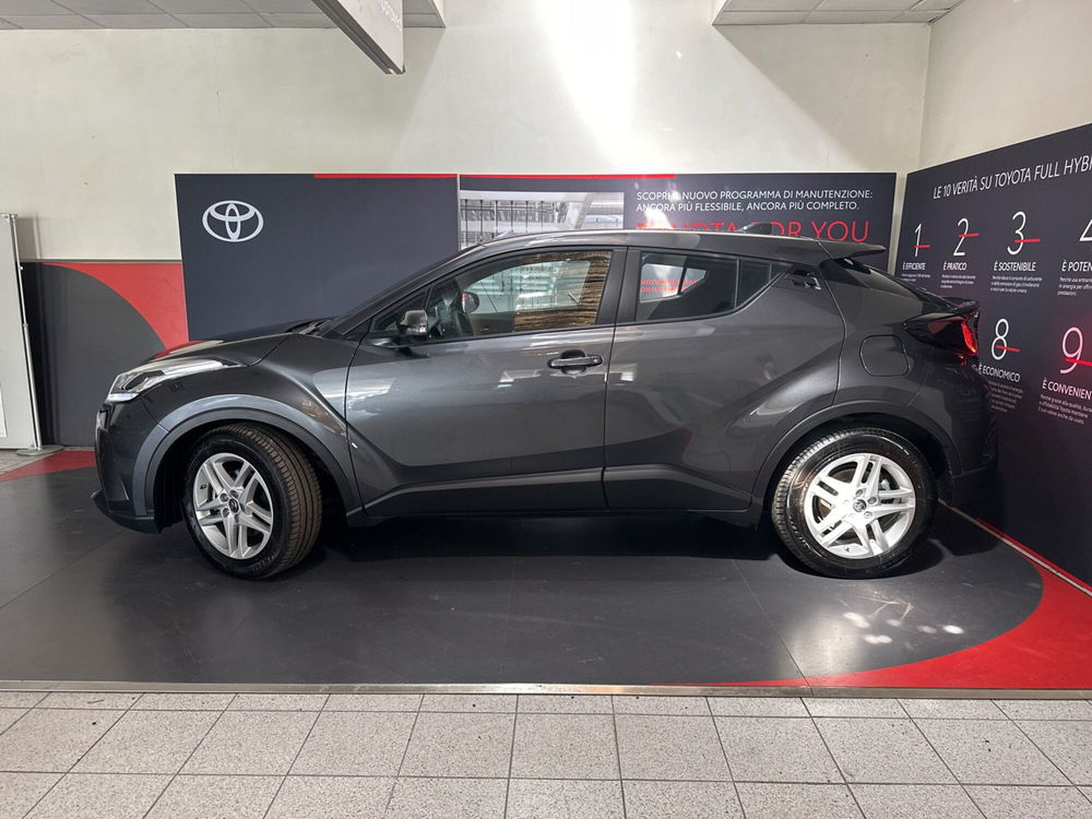 Toyota Toyota C-HR nuova a Viterbo (6)