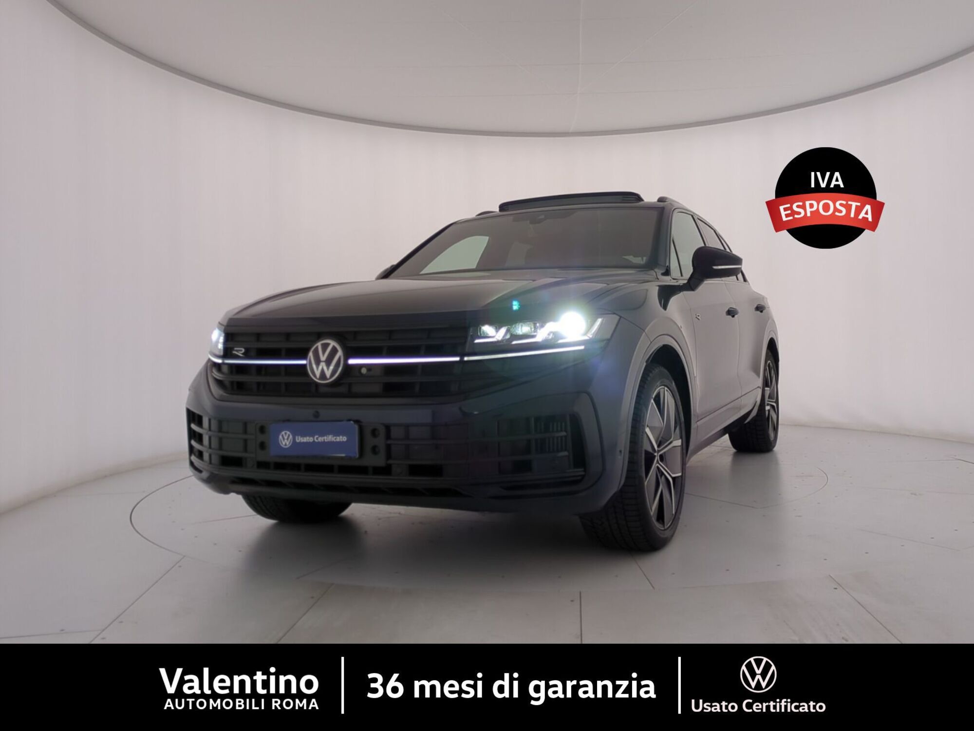 Volkswagen Touareg 3.0 V6 TSI eHybrid 462 CV R  del 2023 usata a Roma