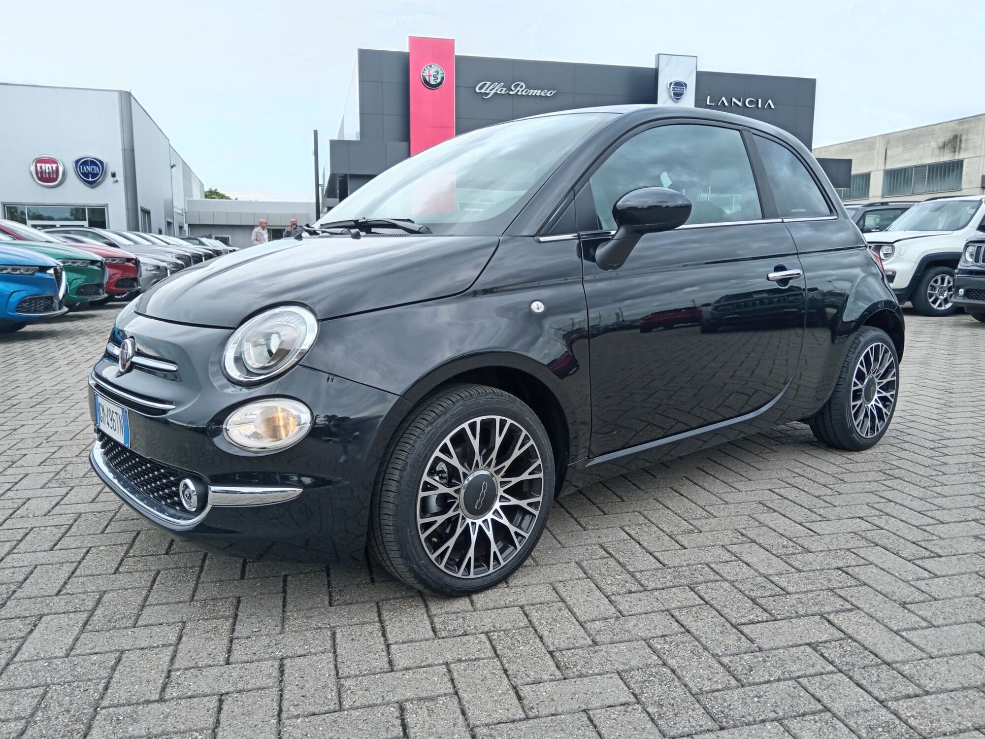 Fiat 500 1.0 Hybrid Dolcevita  del 2023 usata a Alessandria