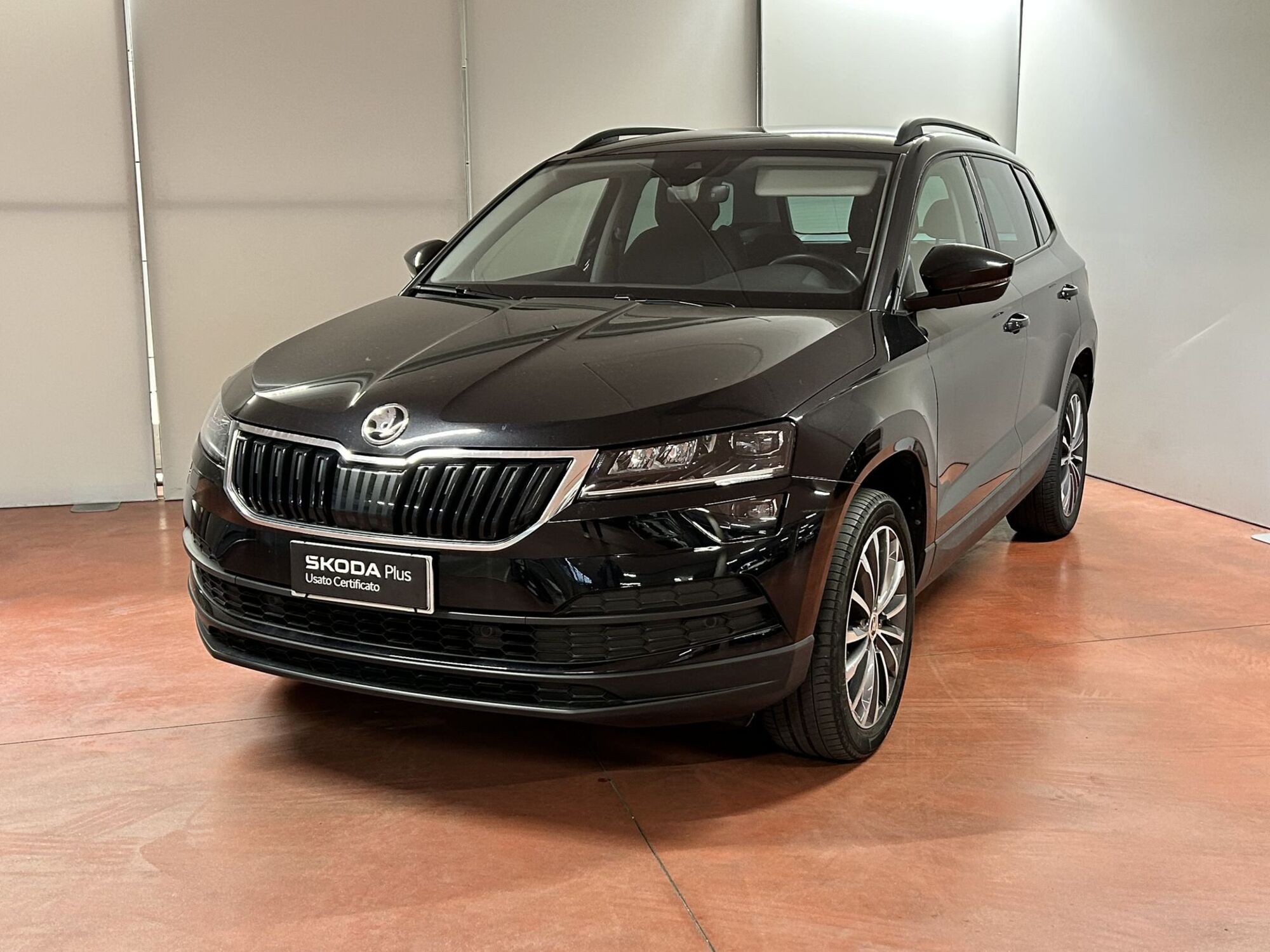 Skoda Karoq 1.0 TSI 110 CV S-Tech del 2021 usata a Padova